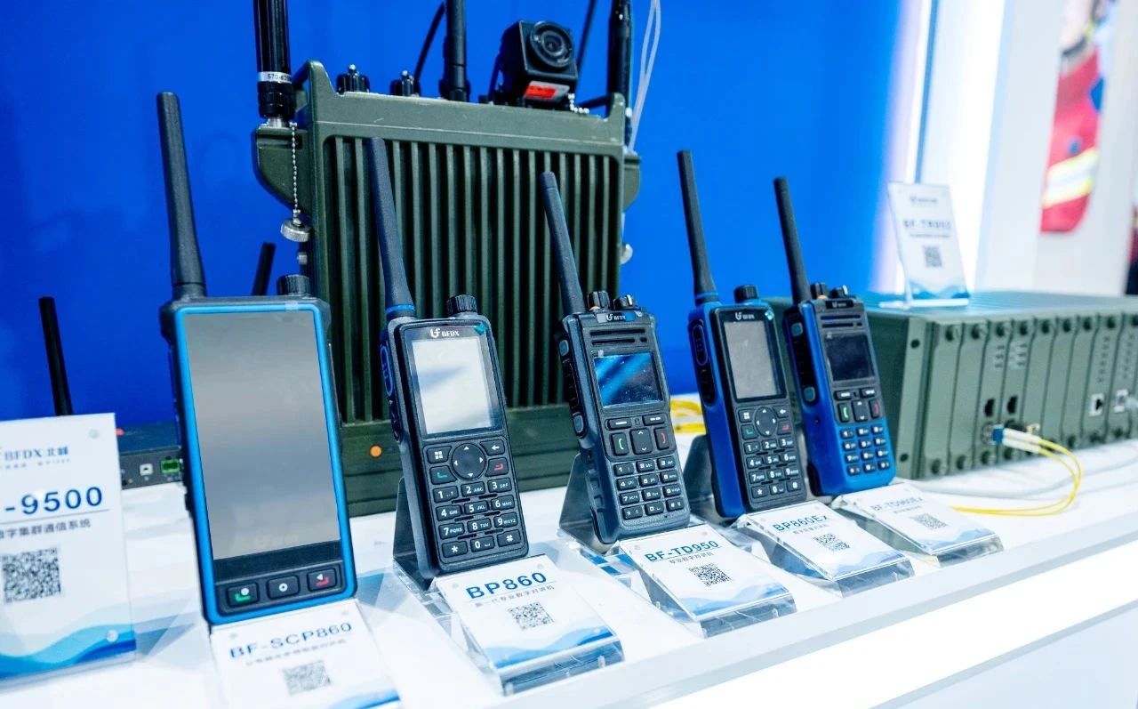 長波通訊、中波通訊、短波通訊和微波通訊的區(qū)別在哪？